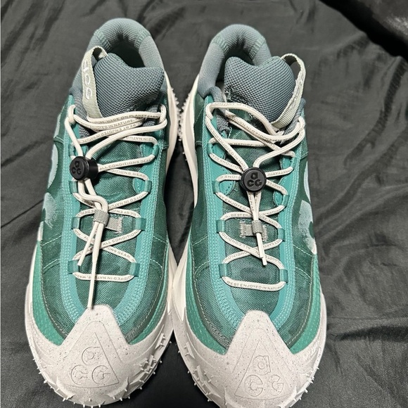 Brand new Nike ACG Mountain Fly 2 All Terrain shoes Sz 11.5 - Picture 2 of 3